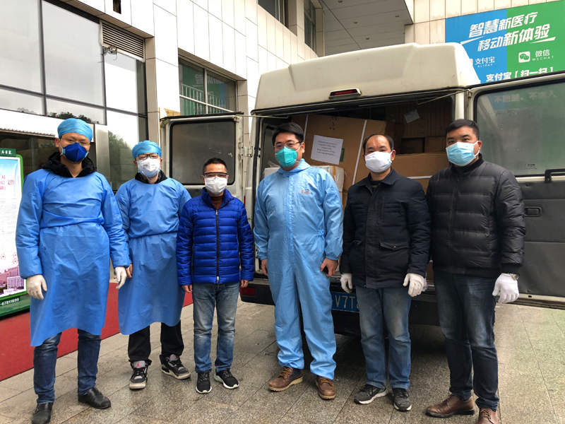 附件4 救援物資抵達(dá)武漢大學(xué)中南醫(yī)院.jpg