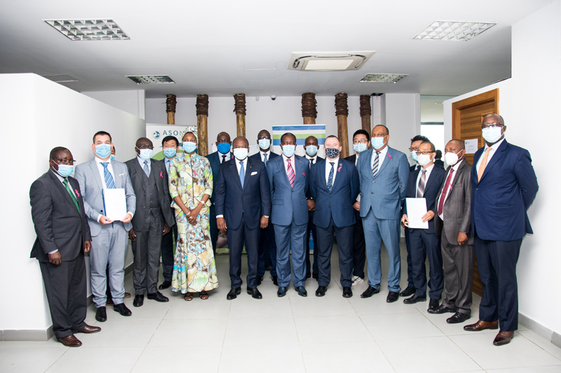 加蓬金吉利下游水電站項(xiàng)目簽約照片 (1).jpg