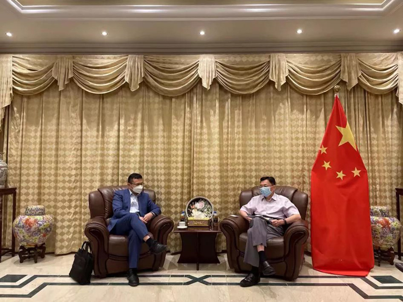 季曉勇拜會中國駐阿聯(lián)酋大使倪堅.jpg