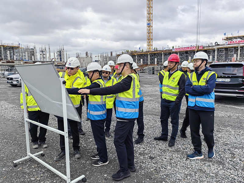 0-1 唐玉華到塞爾維亞體育場項目督導(dǎo)檢查.jpg