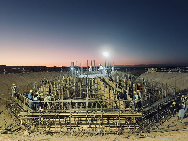 2.3 夜晚澆筑.jpg